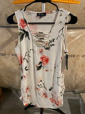 Be You By Ava Floral Lace-Up White Sleeveless Top